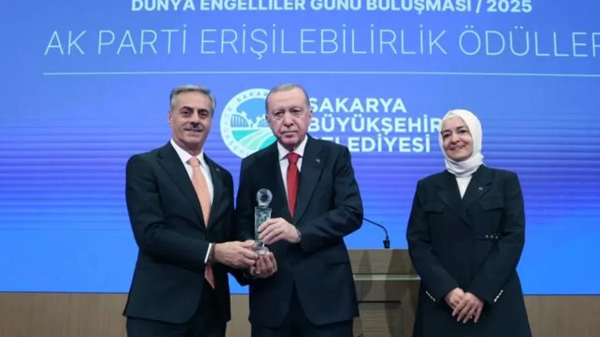 Sakarya’nın toplu taşımada engelleri kaldıran uygulamasına Cumhurbaşkanı Erdoğan’dan ödül