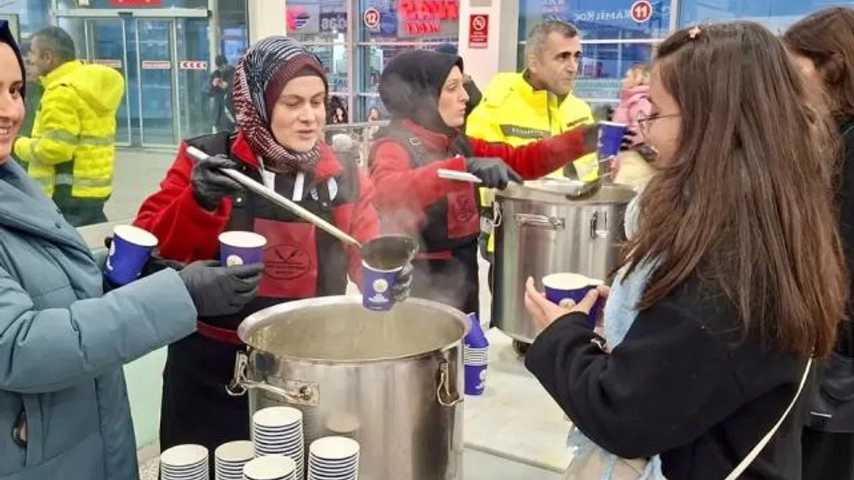 Sivas’ta son 20 yılın en yoğun karında belediye 7/24 görevde