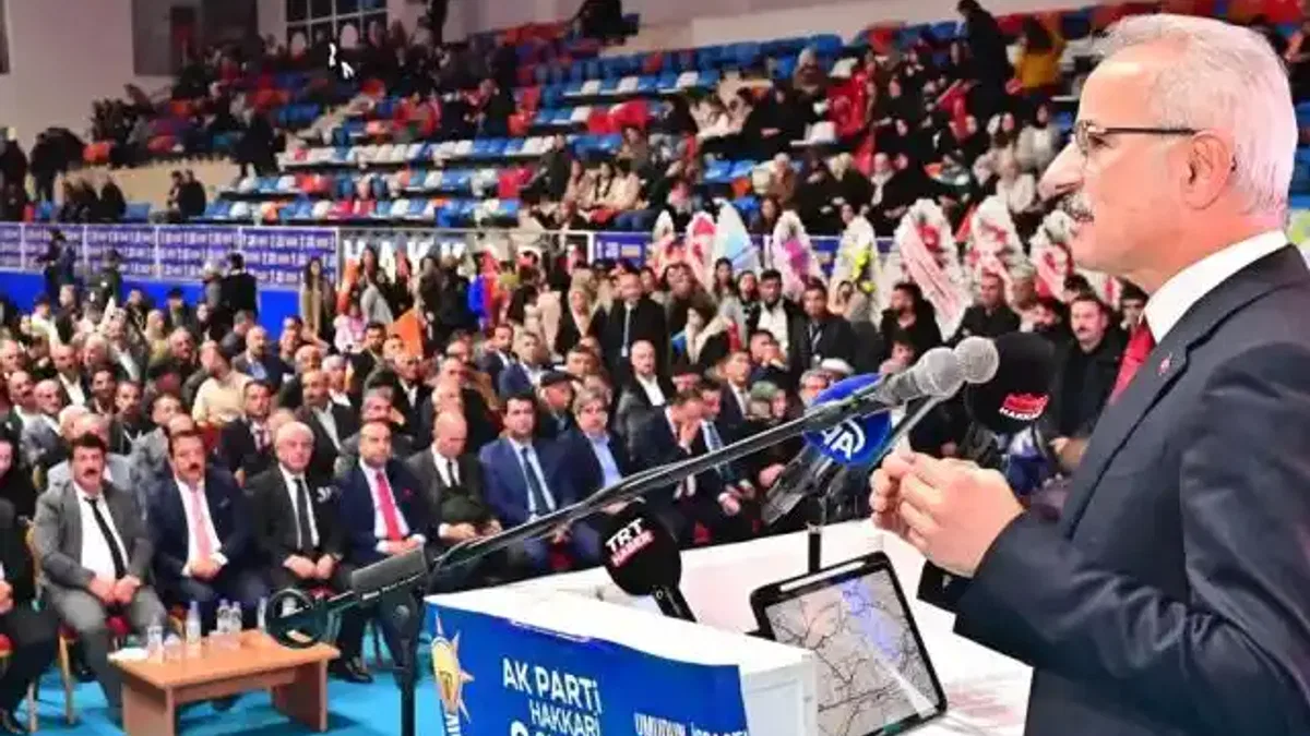 Bakan Uraloğlu: Hakkari'ye ne lazımsa yapmaya gayret ettik