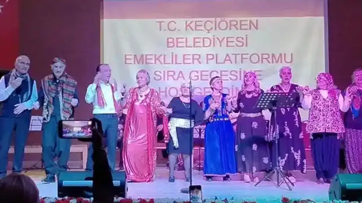 Ankara Keçiören'de emeklilerin 'sıra' coşkusu