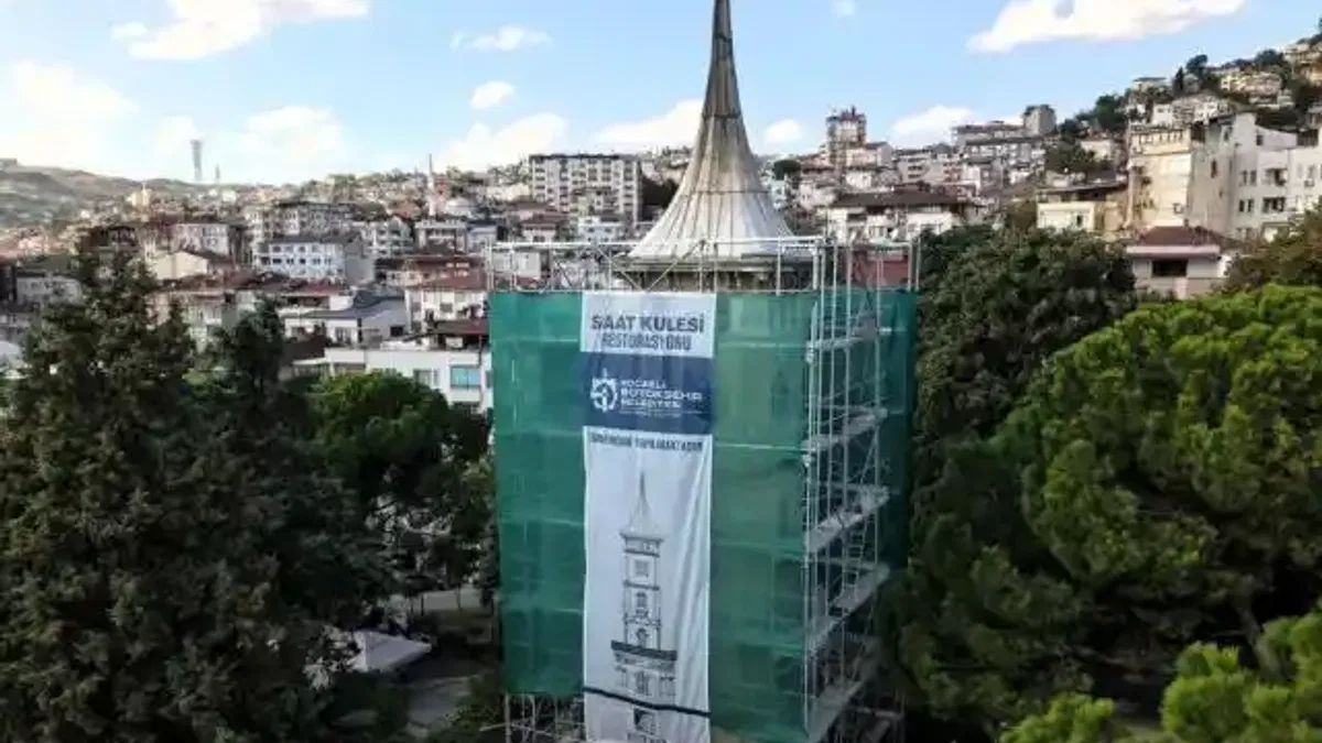 Tarihi yapı tarihi kimliğine kavuşuyor... İzmit Saat Kulesi restorasyonda