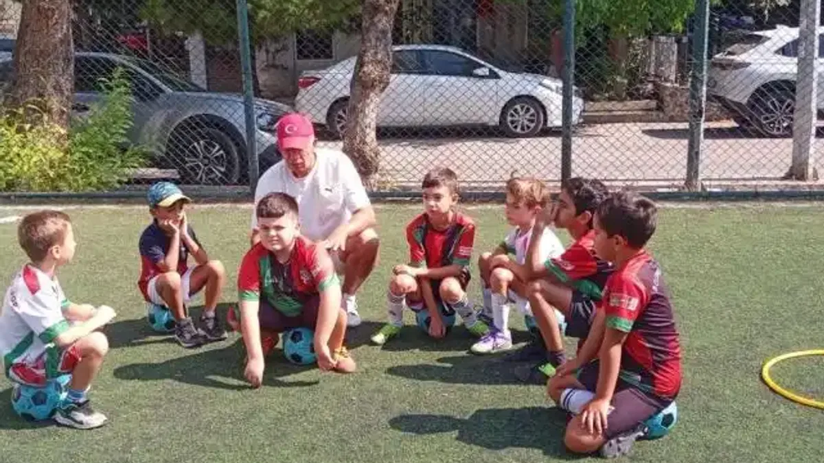 Bostanlıspor’un minik futbolcuları iş başı yaptı