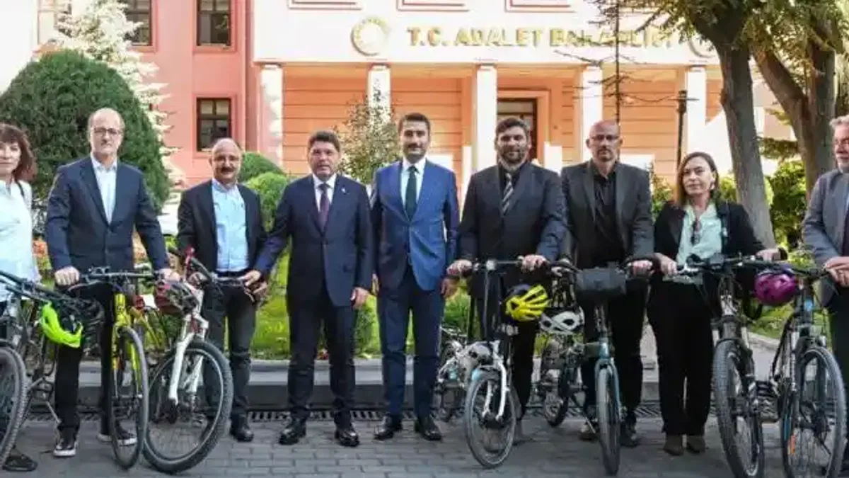 'Bisikletli yaşam için Adalet'i yerinde istediler