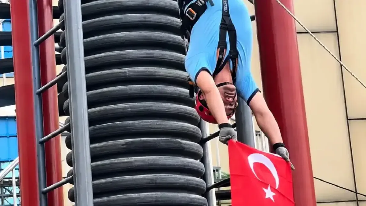 Gaziantep İtfaiyesi zorlu tatbikatla mesleki becerilerini sergiledi