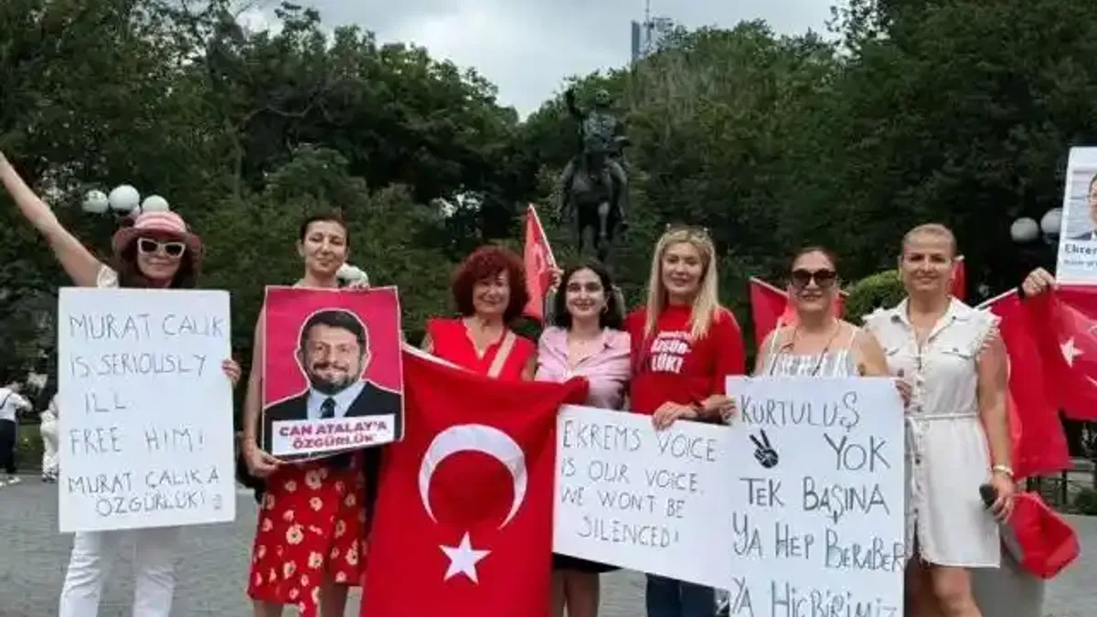 New York’ta İmamoğlu ve tutuklu isimlere protesto