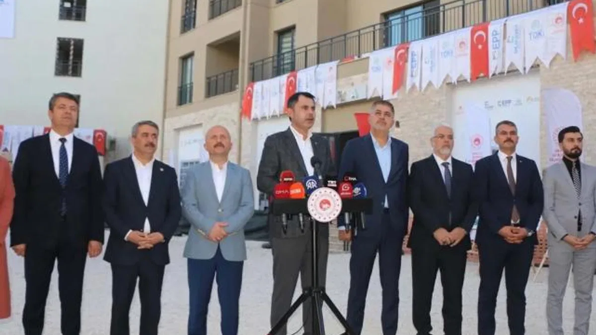 Bakan Kurum: Yıl sonuna kadar 200 bin konut depremzedelere teslim edilecek