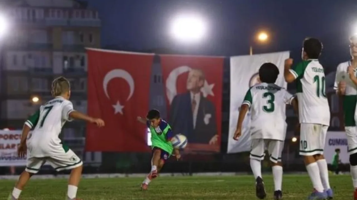 Denizli'de Gençler “Cumhuriyet” için sahaya çıktı