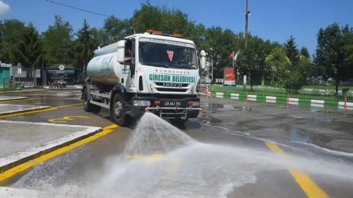 Giresun Belediyesi’nden yıkama harekatı