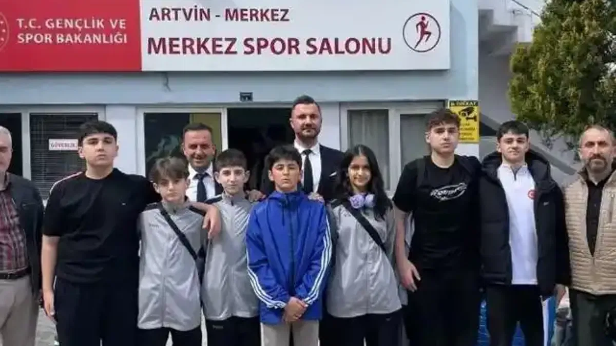Artvinli taekwondocular madalya için Antalya’ya gitti