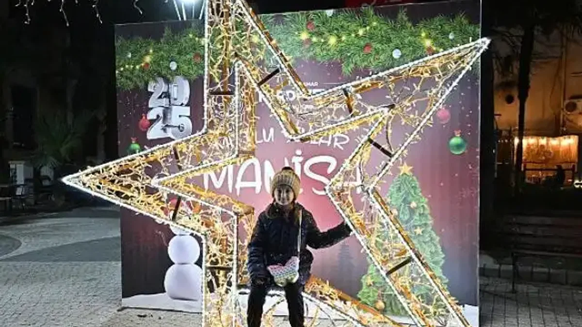 Manisa Büyükşehir, Manisa'yı yeni yıla hazırladı, caddeleri ışıl ışıl oldu
