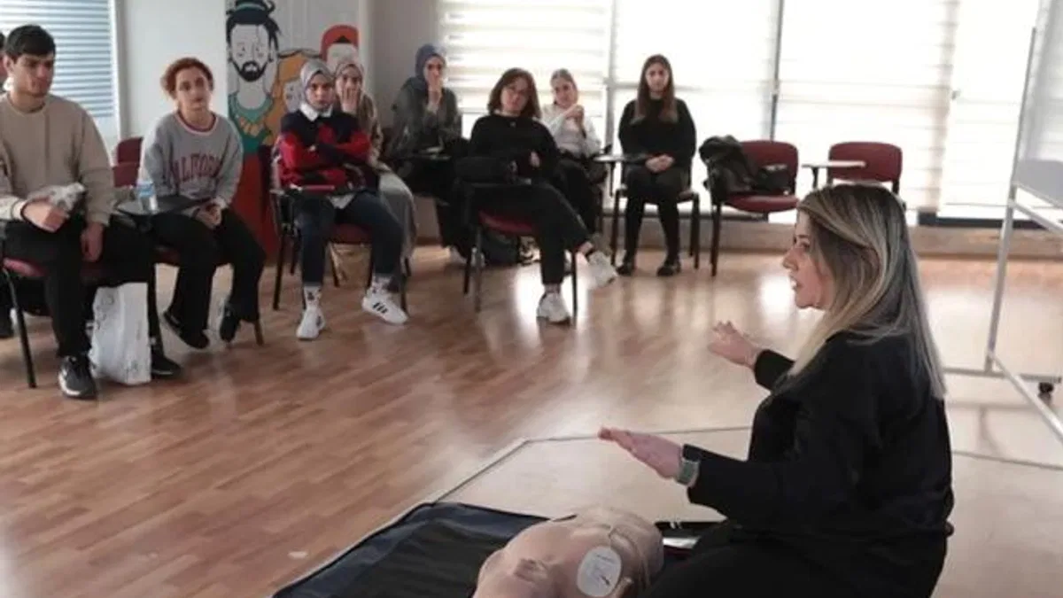 İBB Gençlik Ofisleri'nde üçüncü dönem başladı