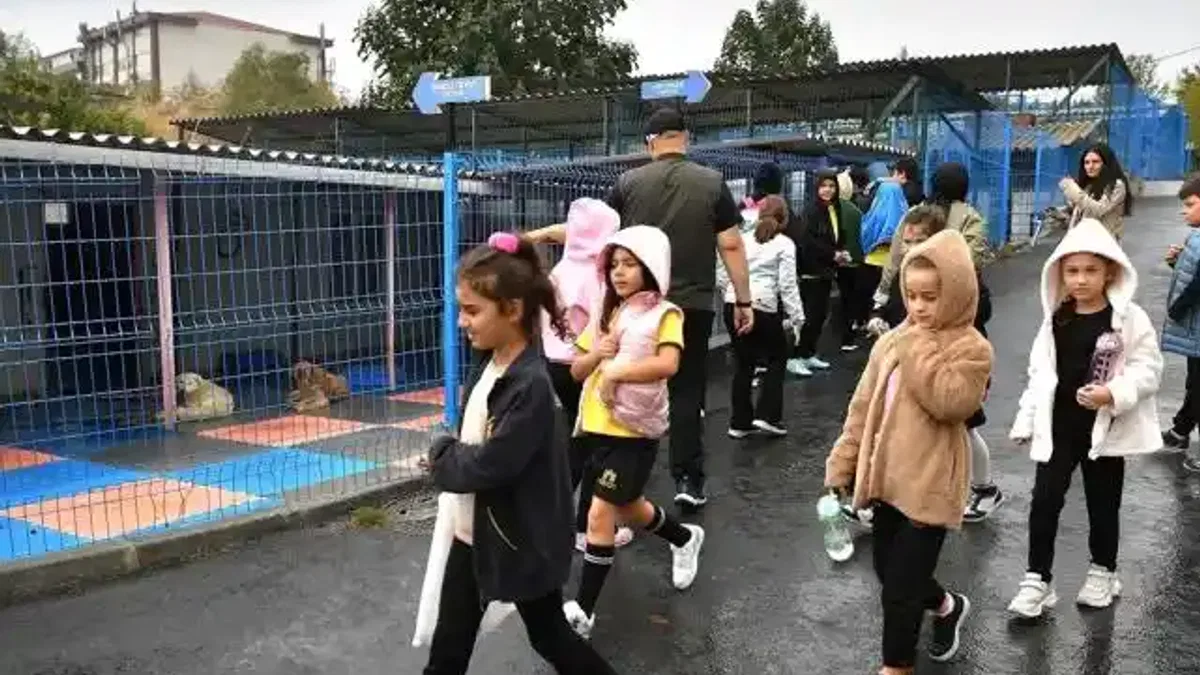 İstanbul Beylikdüzü'nde öğrencilerden can dostlara anlamlı ziyaret