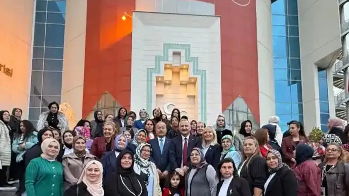MHP'de 'Engelsiz Yarınlara' yoğun ilgi