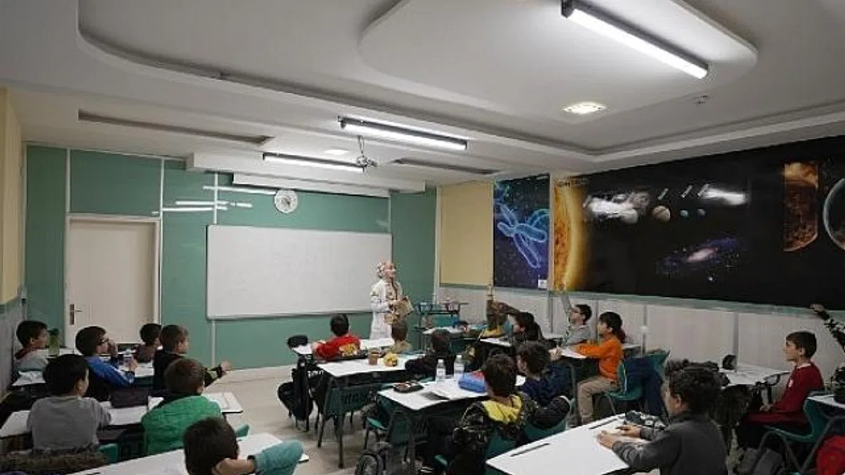 Konya Büyükşehir, Bilgehaneler ve Lise Medeniyet Akademileri ile Öğrencilerin Yanında