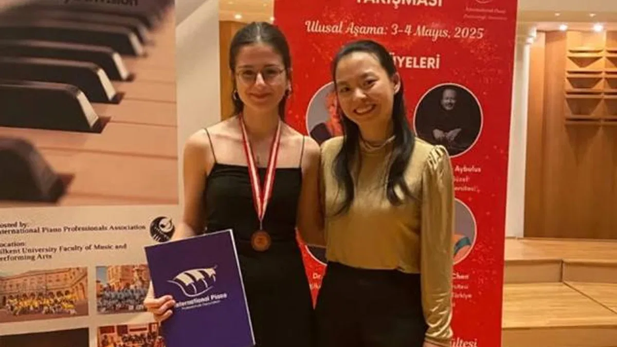 Antalya'nın piyanistleri Ankara’dan ödülle döndü