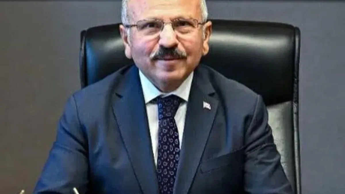 İlber Ortaylı’dan Tokat Milletvekili Yusuf Beyazıt’a övgü