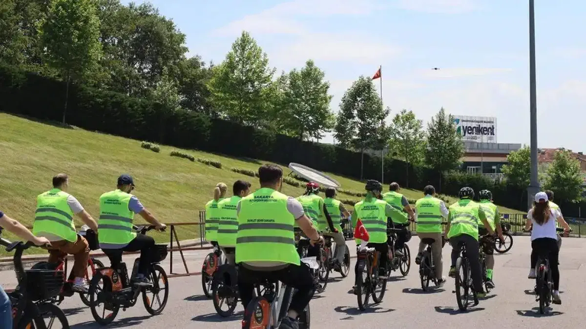 Dünya Bisiklet Günü’nde sağlıklı yaşam için pedal çevirdiler