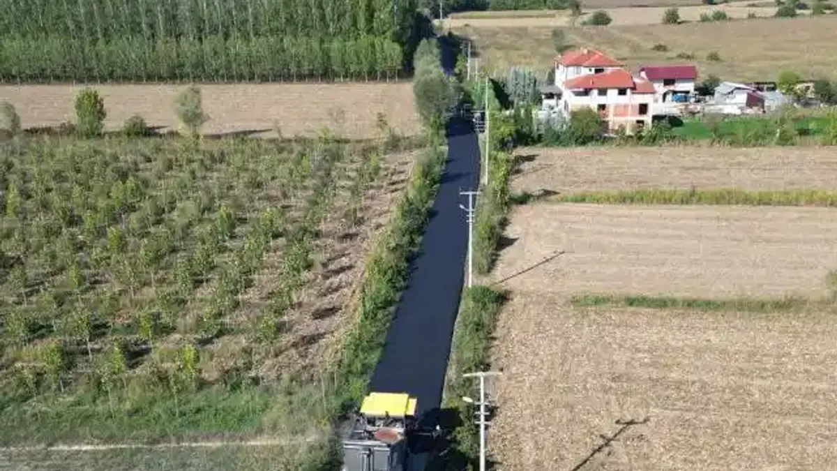 Sakarya Akyazı’da iki önemli güzergaha yeni çehre