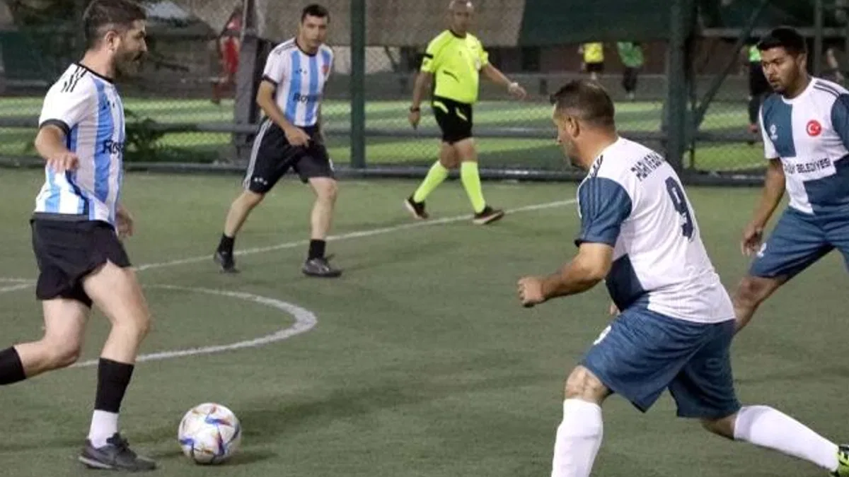 Konya Karatay'da 'birimler arası' futbol turnuvası