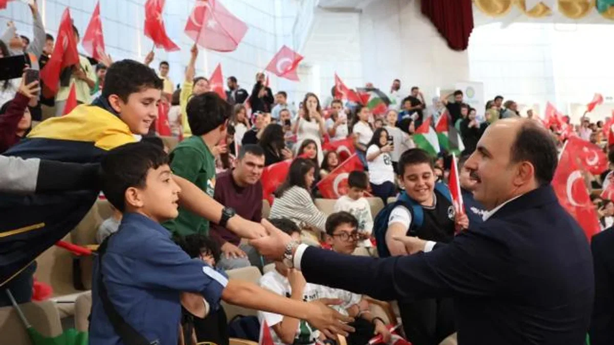 Başkan Altay Bilgehane öğrencilerine seslendi: Zalimin karşısındayız