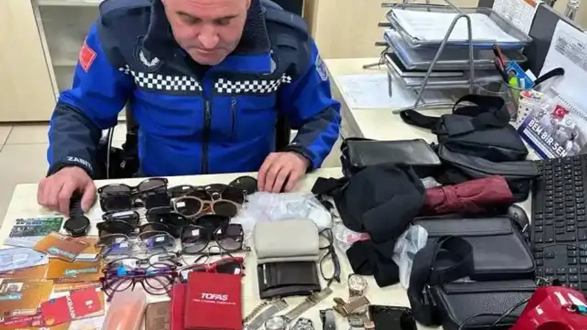 Kocaeli’de unutulan eşyalar sahiplerine teslim ediliyor