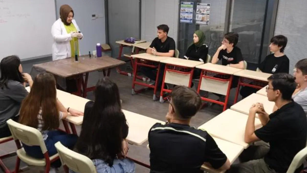 Kocaeli'de Akademi Liseler geleceği şekillendiriyor