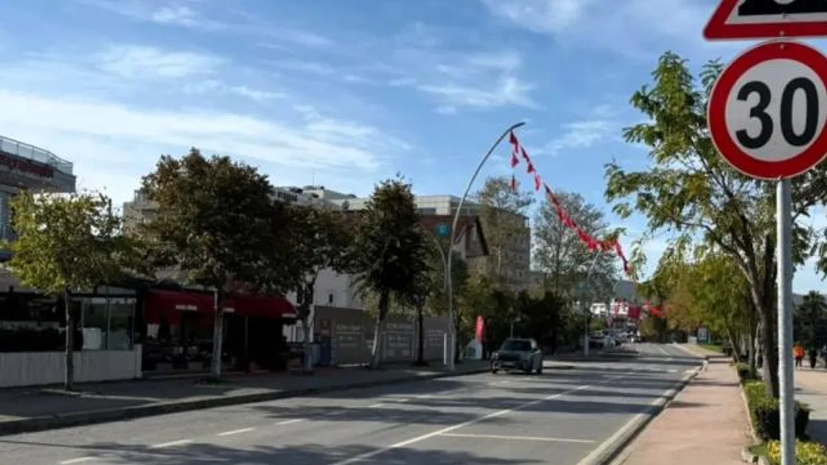 Kocaeli Başiskele sahilinde yoğun trafiğe pratik çözüm