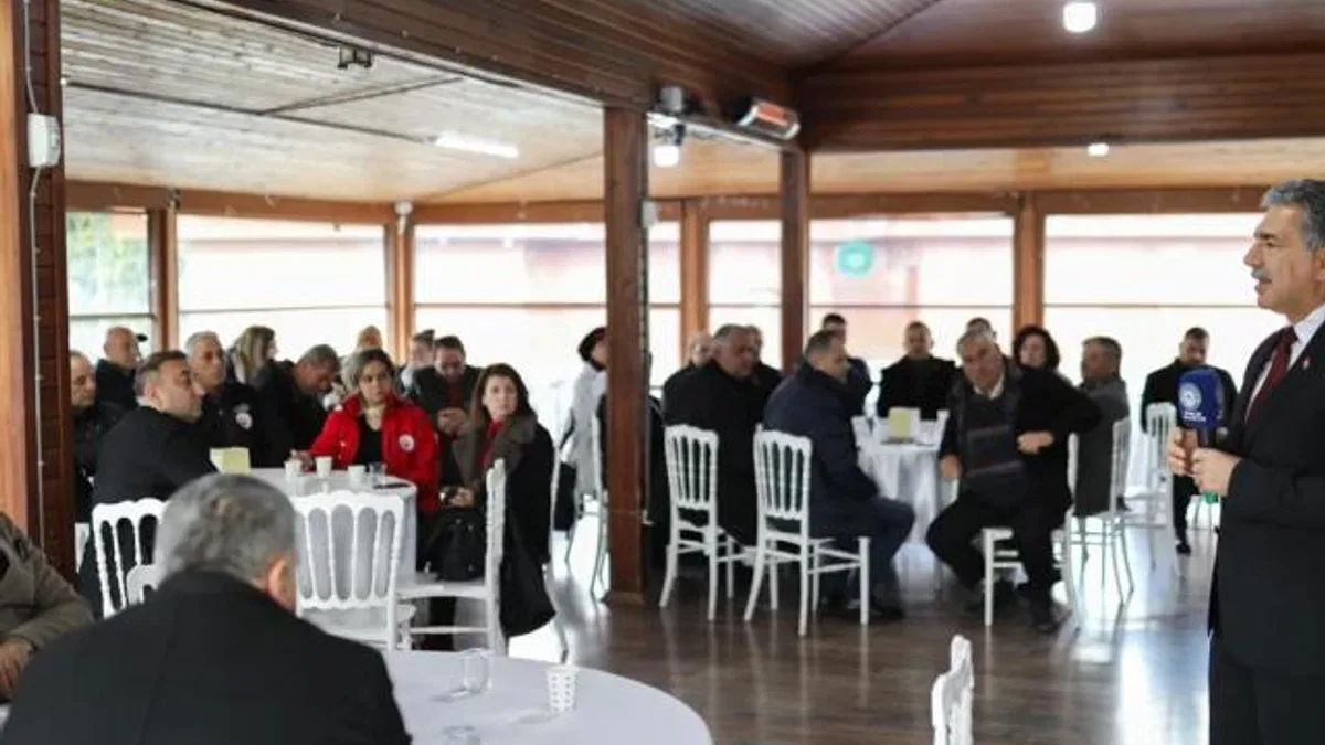 Bursa Gemlik'te muhtarlarla buluşma sürüyor