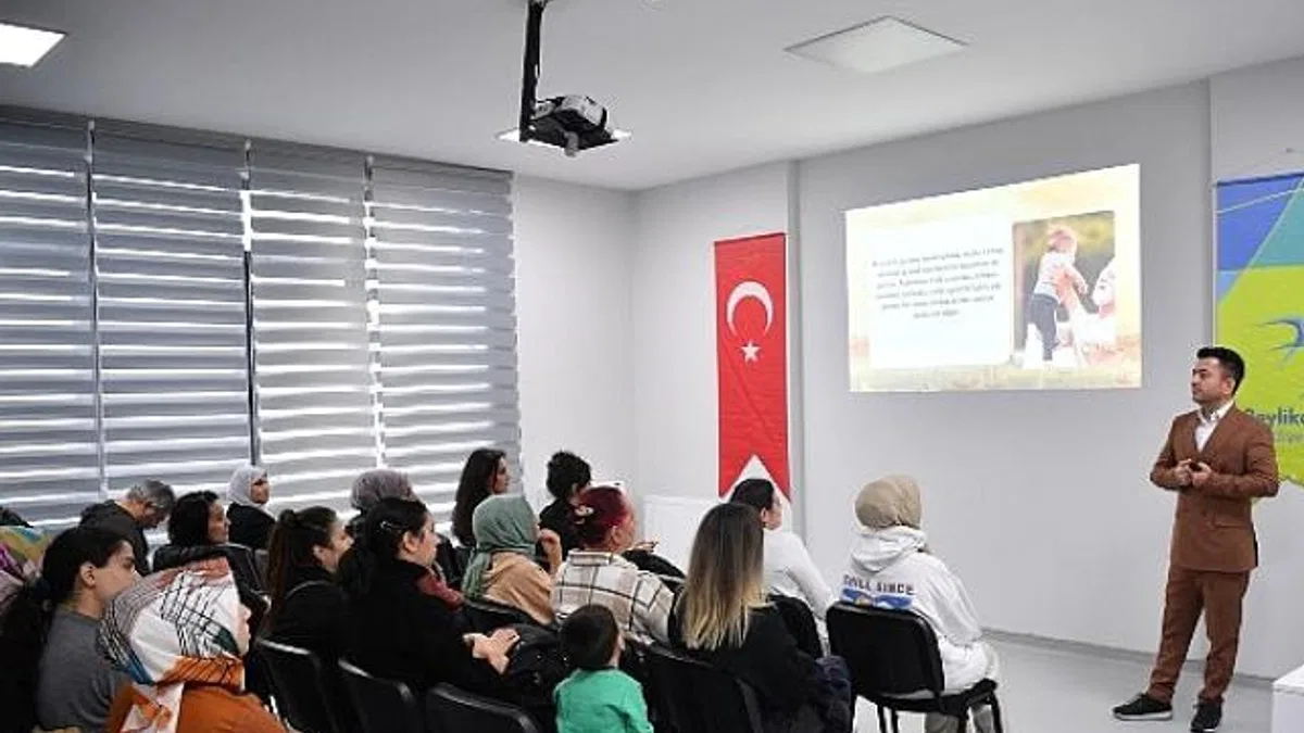 Beylikdüzü'nde "Nesiller Arası Aktarım" semineri düzenlendi
