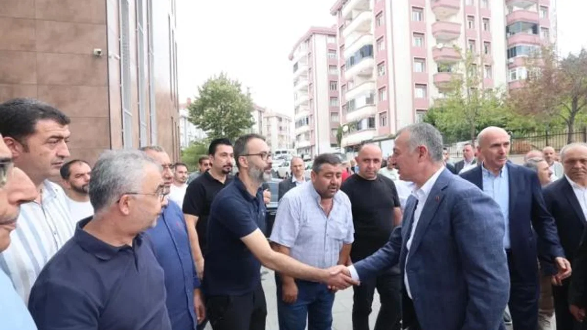 Kocaeli Büyükşehir Başkanı Büyükakın, Gebzeli servisçilerle buluştu