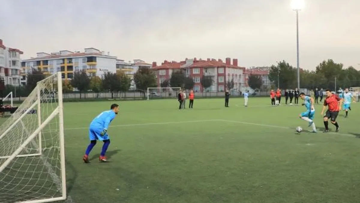 Konya Karatay'da birimler futbolda buluştu