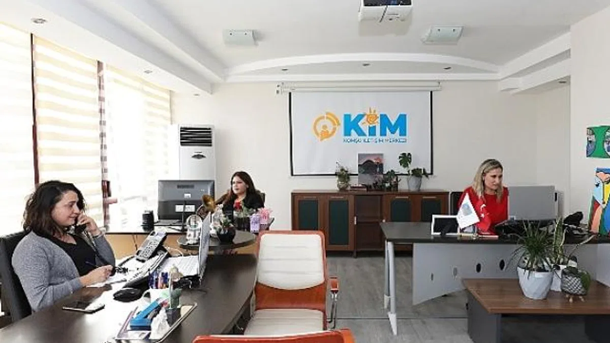 Narlıdere Belediyesi Komşu İletişim Merkezi'nin 6 Aylık Durum Raporu'na göre; vatandaşlardan gelen 2 bin 497 talebin 2 bin 306'sı sonuçlandırıldı.