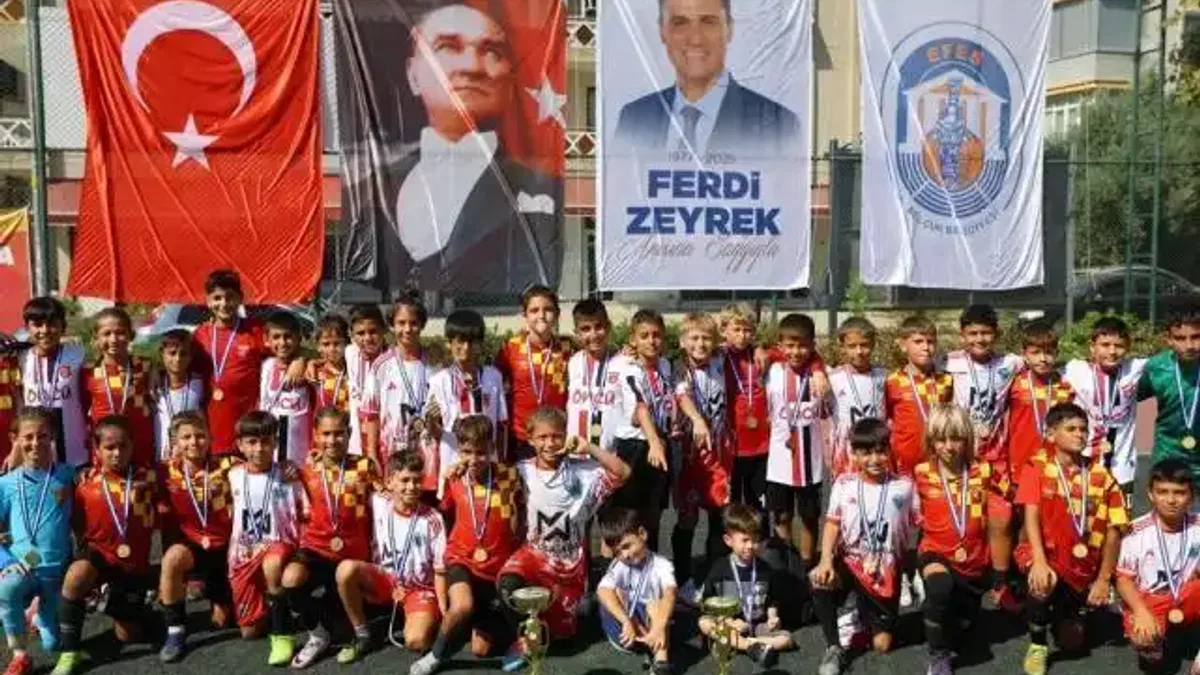 Efes Selçuk’ta Ferdi Zeyrek müsabakaları futbolseverleri buluşturdu