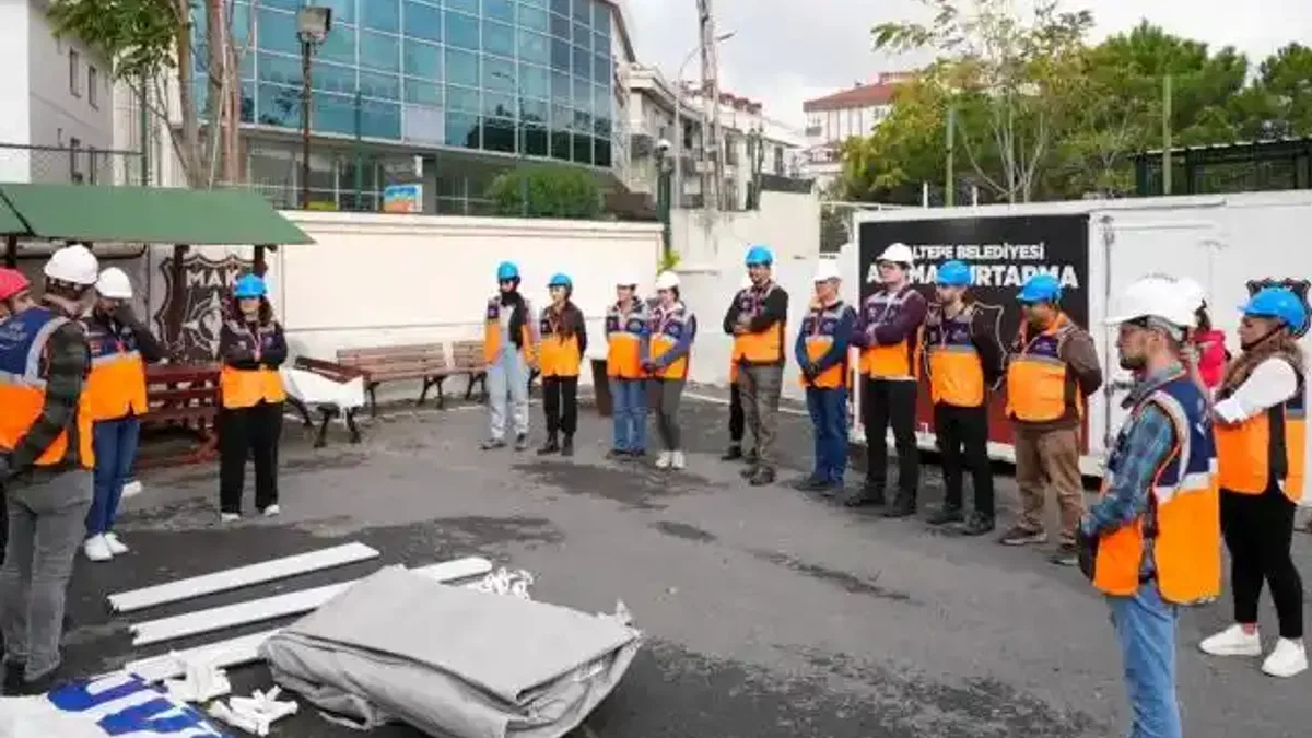 Maltepe’de afetlere müdahale için gönüllü seferberliği