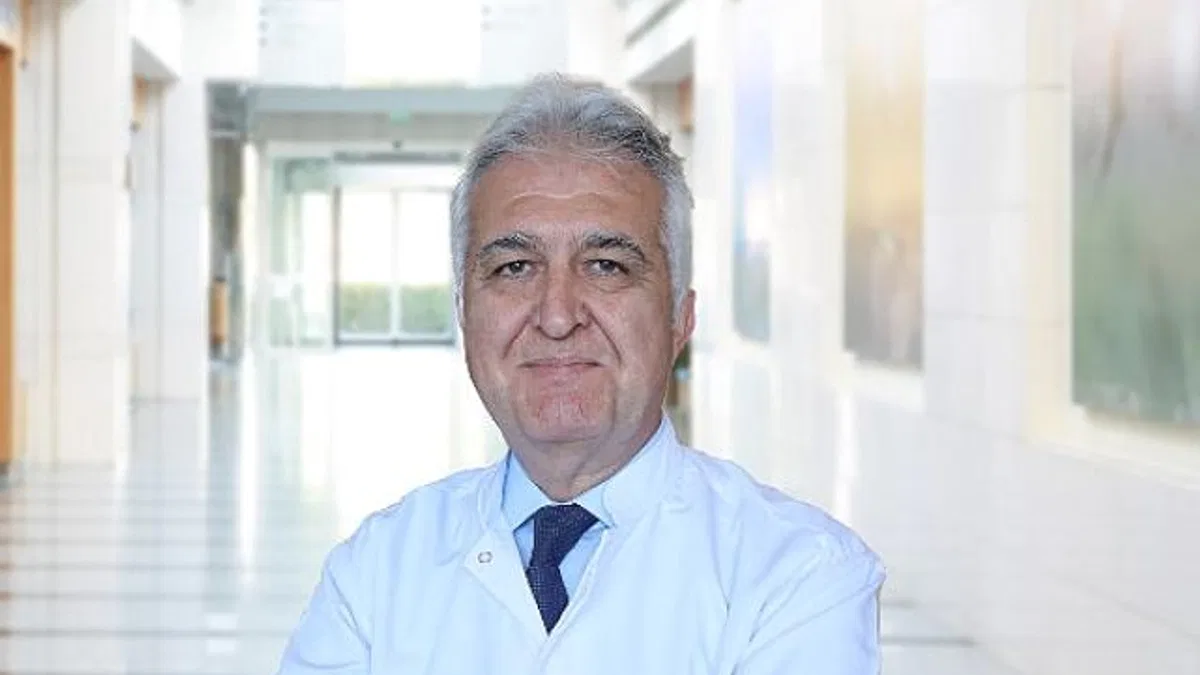 Yemek sonrası gelen karın ağrısı safra taşı habercisi olabilir