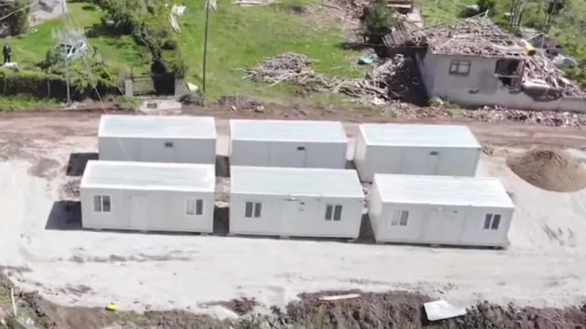 AFAD’dan Sungurlu’daki fırtına ve hortumzedelere konteyner desteği