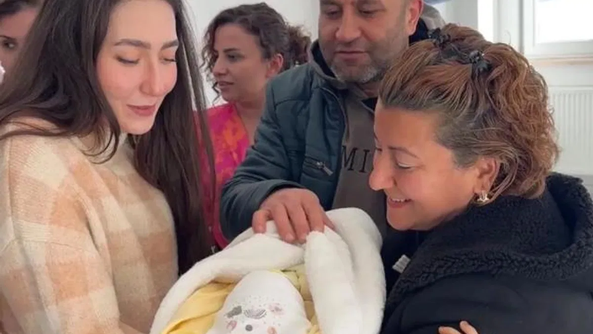 “Geçici Koruyucu Aile” 100’üncü bebeği Ege Berk, Samsun'da koruyucu ailesiyle buluştu