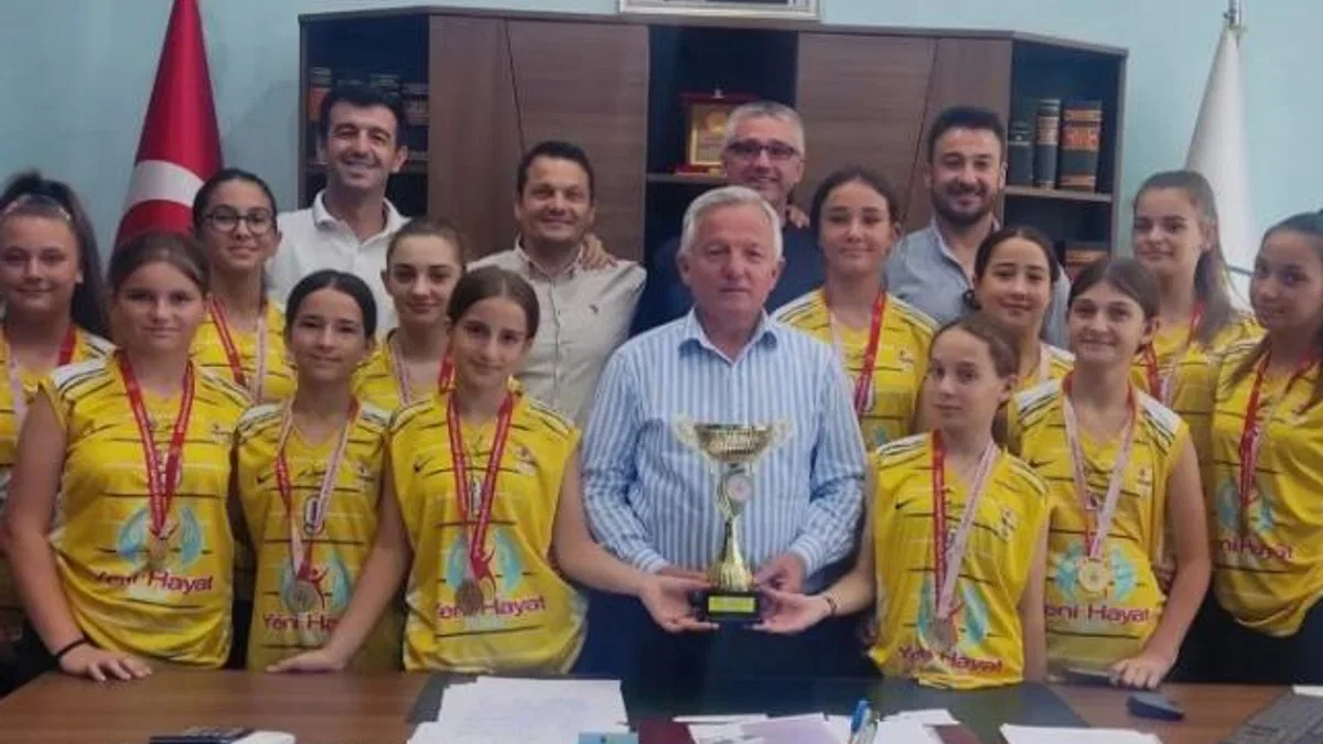 İpsalalı 'altın kızlar'dan Başkan Kerman'a ziyaret