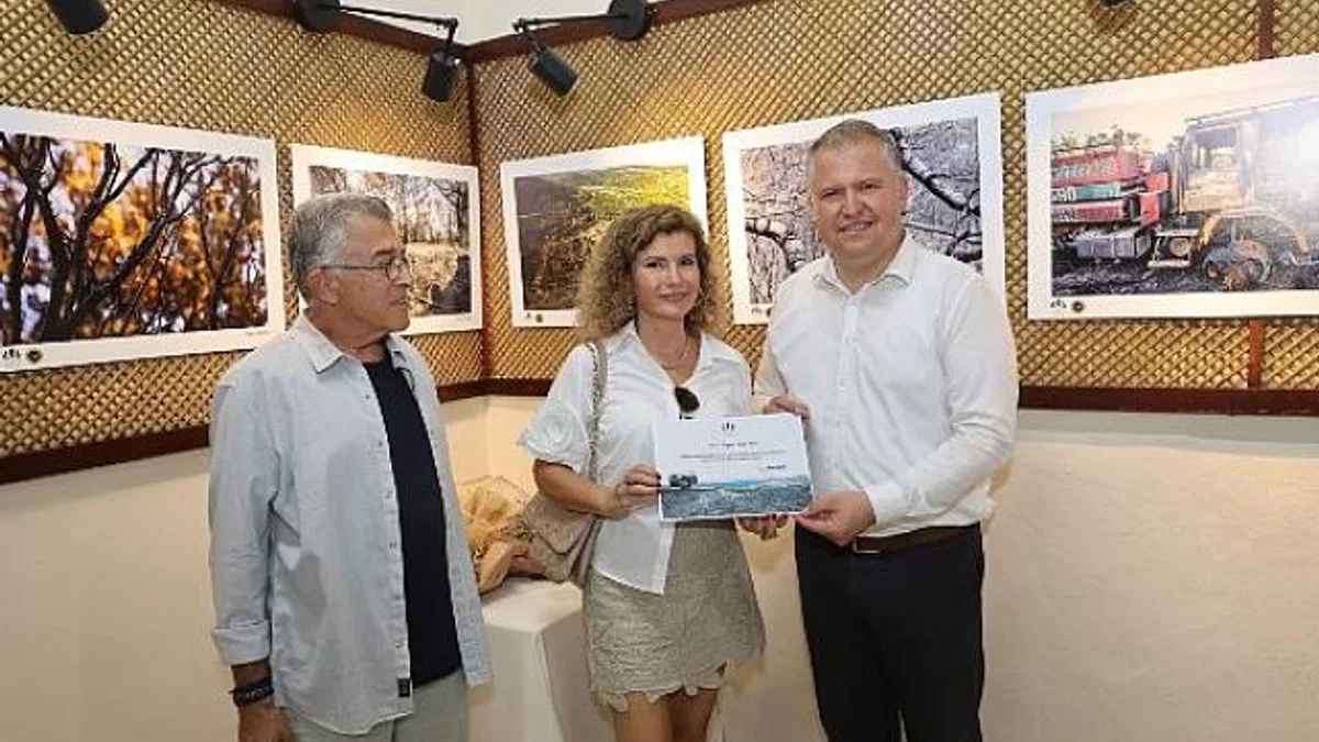 Urla'da Orman Yangınlarına Dikkat Çeken Fotoğraf Sergisi: "Urla'ya Ateş Düştü"
