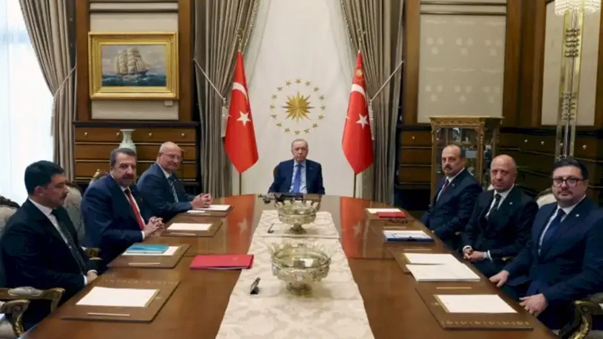 Cumhurbaşkanı Erdoğan, Ankara Valisi ve Ticaret Odası Heyetini Kabul Etti