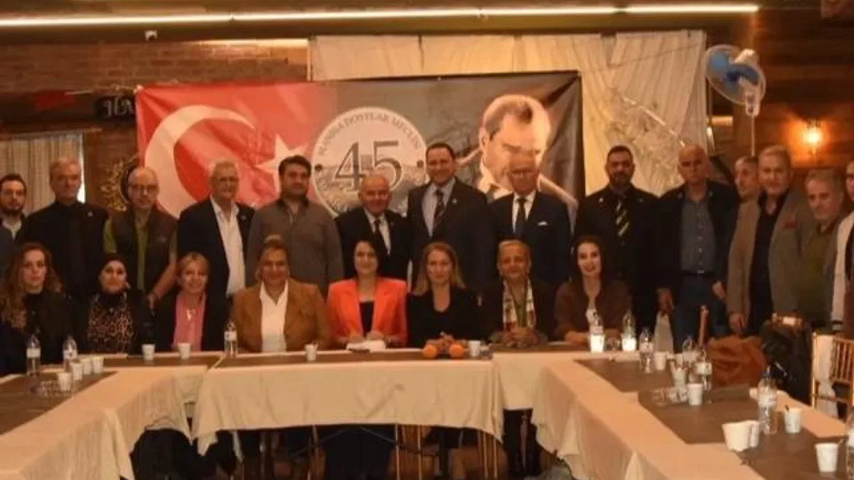 Manisa Dostlar Meclisi’nde demokrasi buluşması