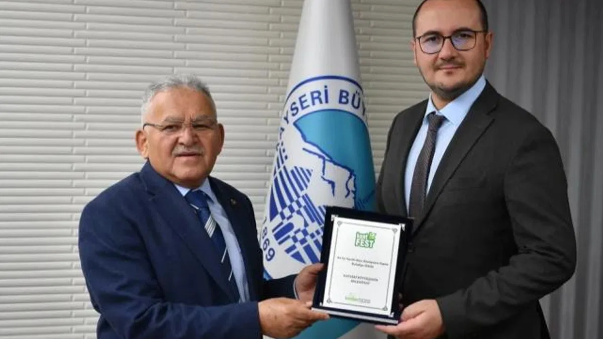 Kayseri Büyükşehir'de 'dönüşüm' ödülü