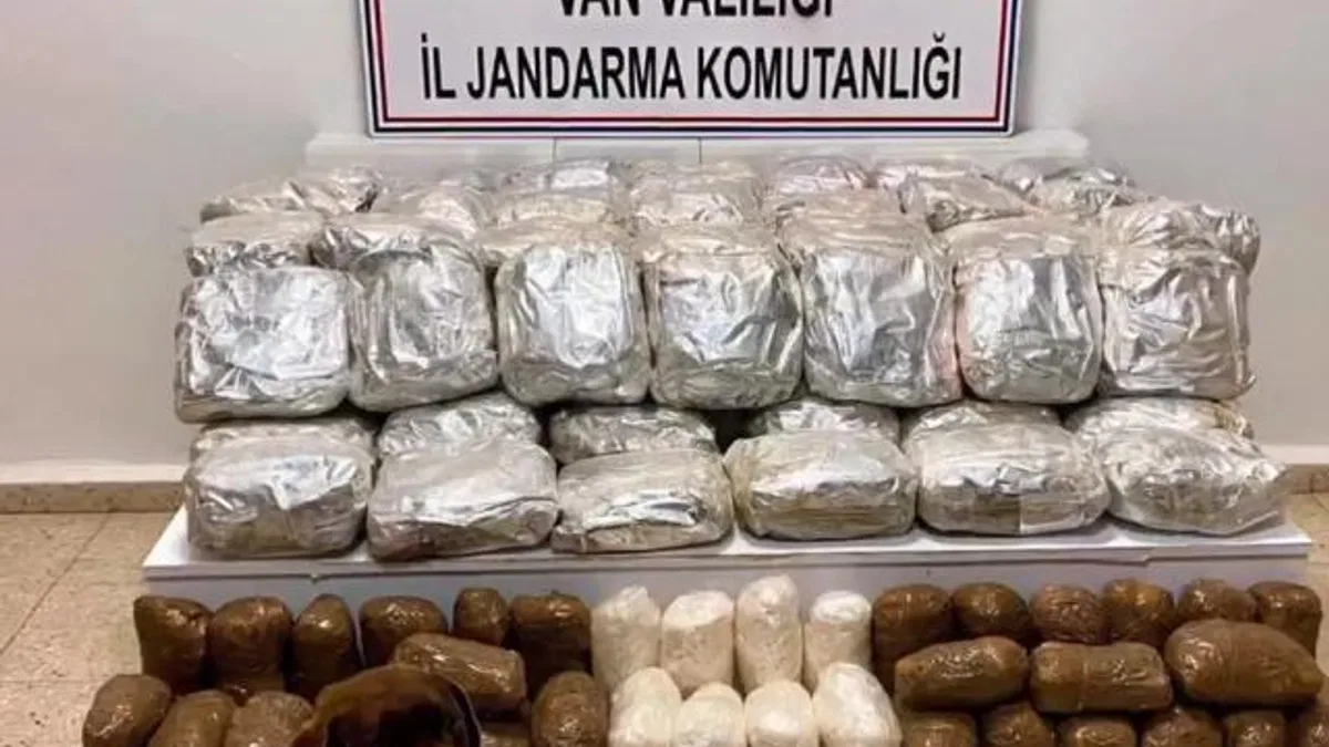 Van ve Hakkari’de 406 kilogram uyuşturucu ele geçirildi