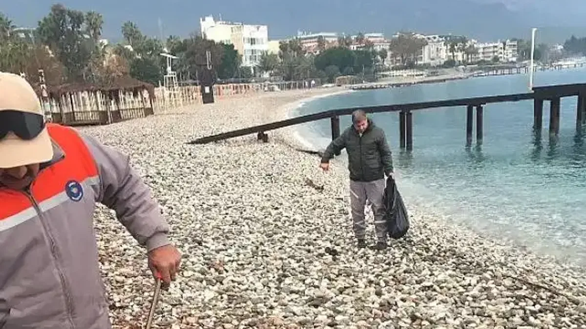 Kemer'de mıntıka temizliği