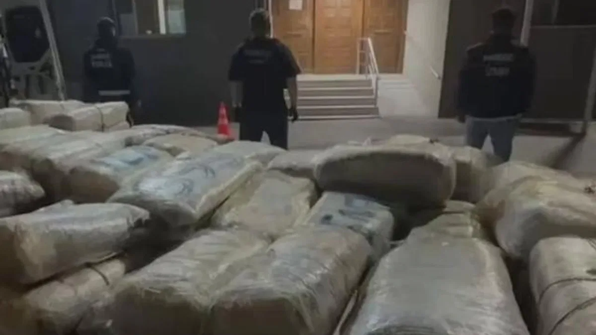 İzmir’de 1 ton 346,5 kg uyuşturucu madde ele geçirildi