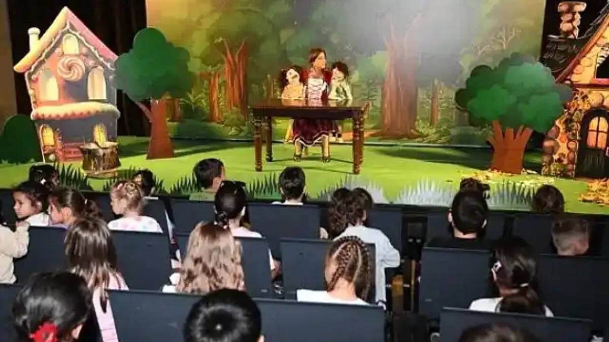 Osmangazi Çocuk Tiyatrosu perde açtı