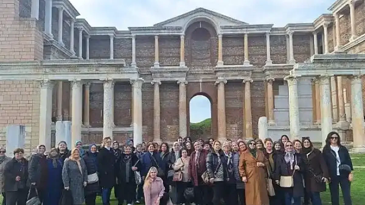 Manisalı Kadınlar Salihli İlçesindeki Güzellikleri Keşfetti