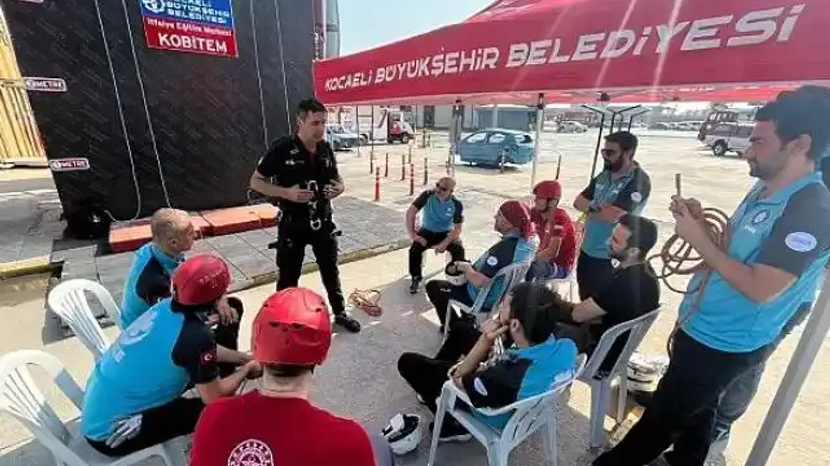 İtfaiyeden UMKE'ye iple erişim eğitimi