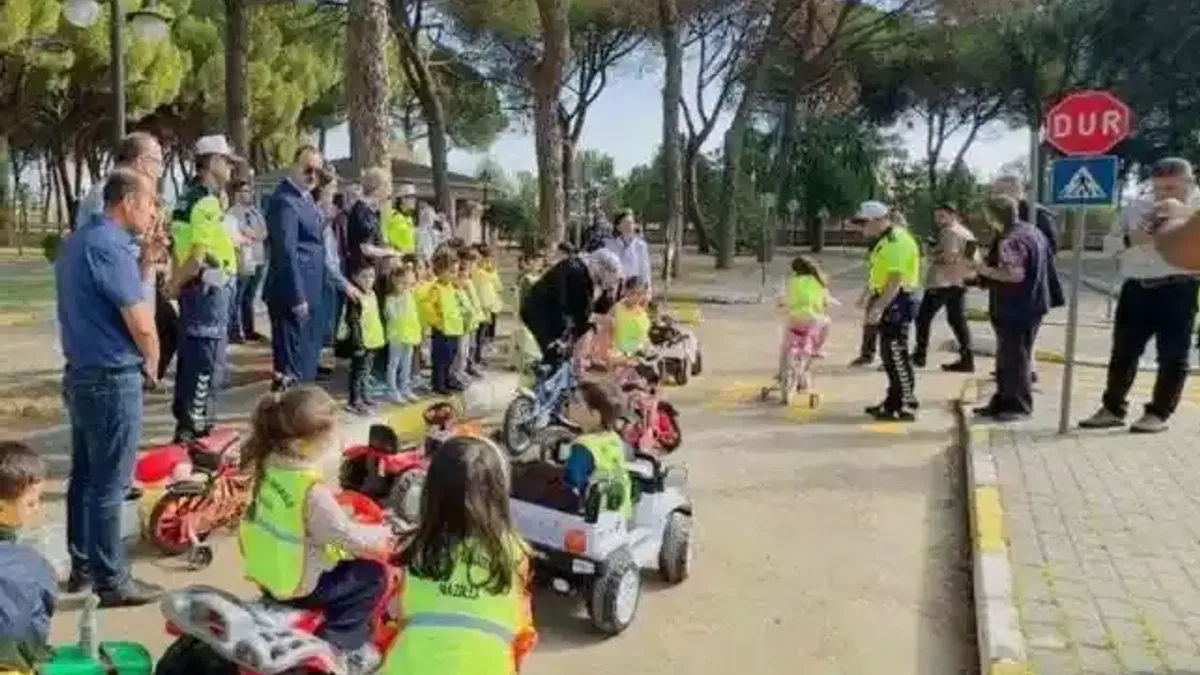 Aydın Nazilli'de minik trafik dedektifleri iş başında