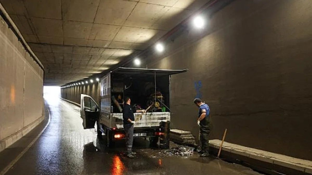 Antalya Büyükşehir Belediyesi 545 personel 336 araç ile teyakkuzda